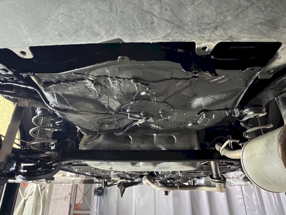 Alvázvédelem után: mikor lehet újra használni az autót? 1 Alvázvédelem száradási idejét bemutató kép